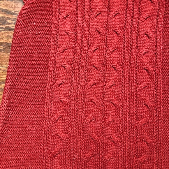 Red Sweater - Picture 4 of 10